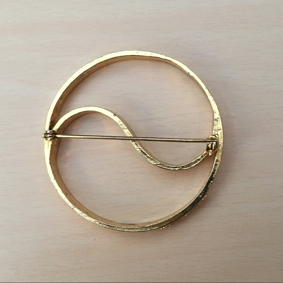 Signed vintage yin yang brooch - Picture 2 of 3